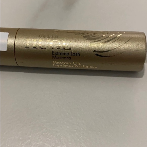 New never used Stila mini Huge Mascara - Picture 4 of 5
